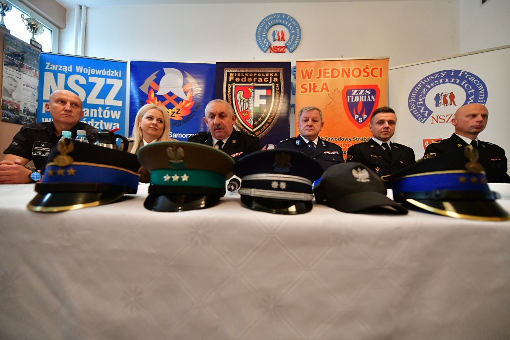 07 - 11 - 2022 - Związki Zawodowe Służb Mundurowych domagają się podwyżek adekwatnych do poziomu inflacji (...) - źródło RADIO POZNAŃ