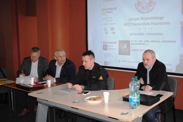 19 - 04 - 2016 - Pierwsze spotkanie Wielkopolskiego Zarządu Wojewódzkiego NSZZ Pracowników Pożarnictwa z nowo mianowanym Wielkopolskim Komendantem Wojewódzkim Państwowej Straży Pożarnej (...)
