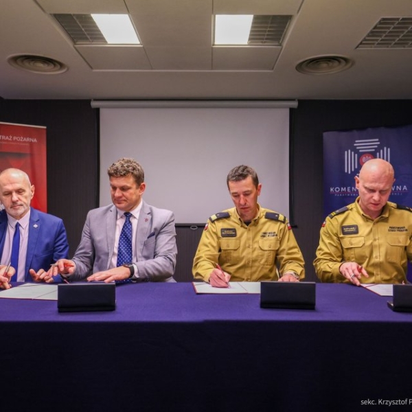 18 - 02 - 2025 - Narada służbowa kadry kierowniczej Państwowej Straży Pożarnej - źródło KG PSP (...) Ponadto podpisano porozumienie o zasadach współpracy pomiędzy Komendantem Głównym Państwowej Straży Pożarnej a centralami związków zawodowych (...)